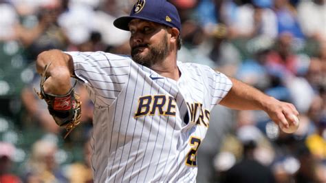 Brewers LHP Wade Miley returns to injured list with discomfort in his throwing elbow